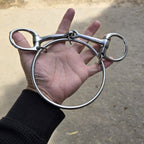 Ring Bit Dexter en la mano, tamaño real